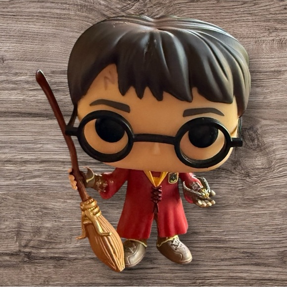 HARRY POTTER Pop! Quidditch Harry - Picture 2 of 6
